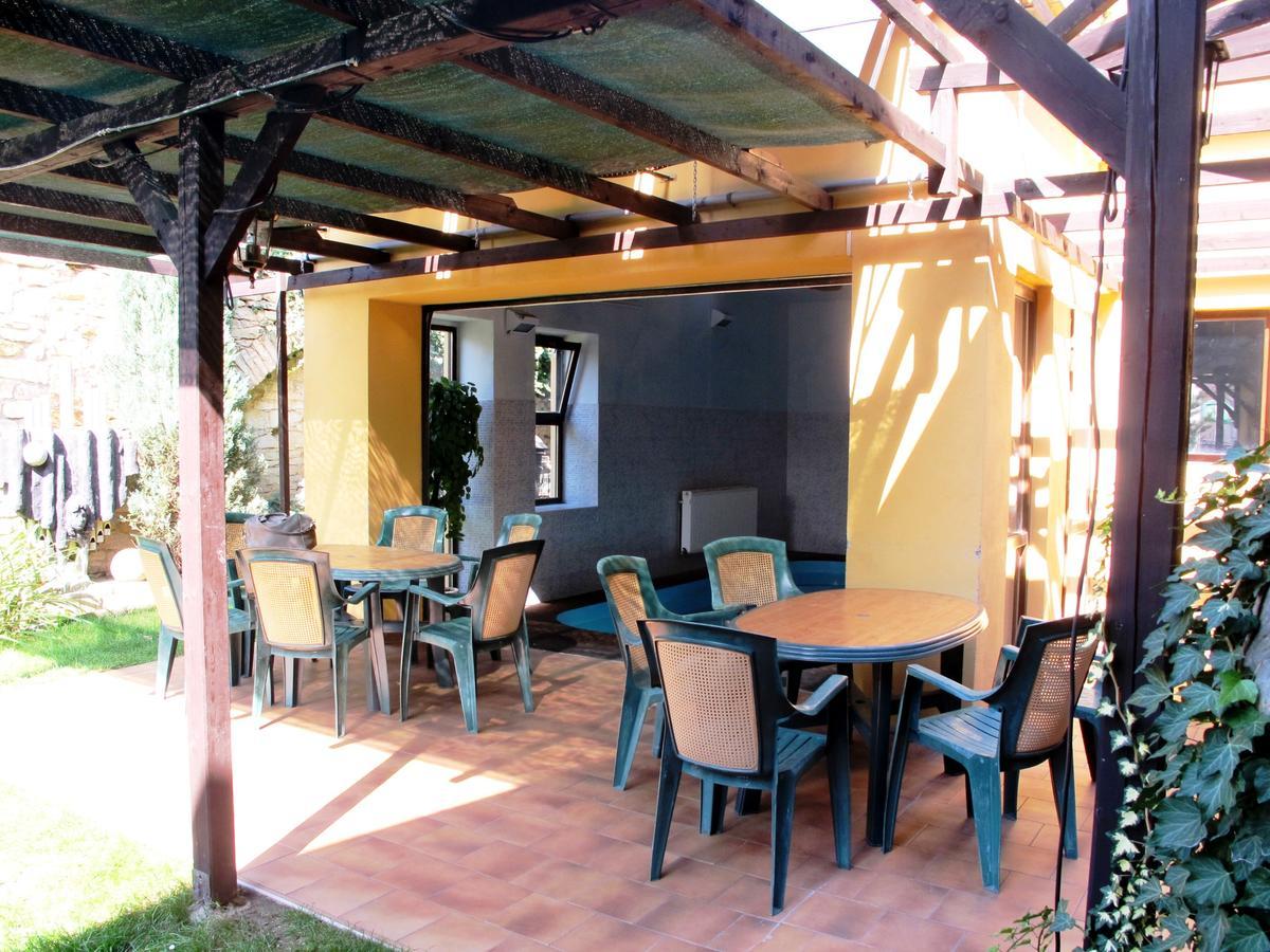 Hotel U Lisky Hostka  Exterior foto